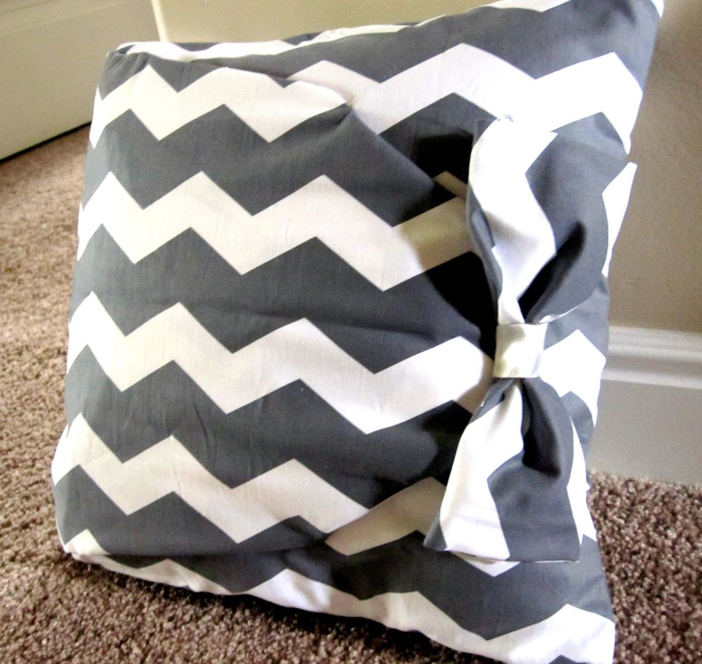 Black and white no sew pillow