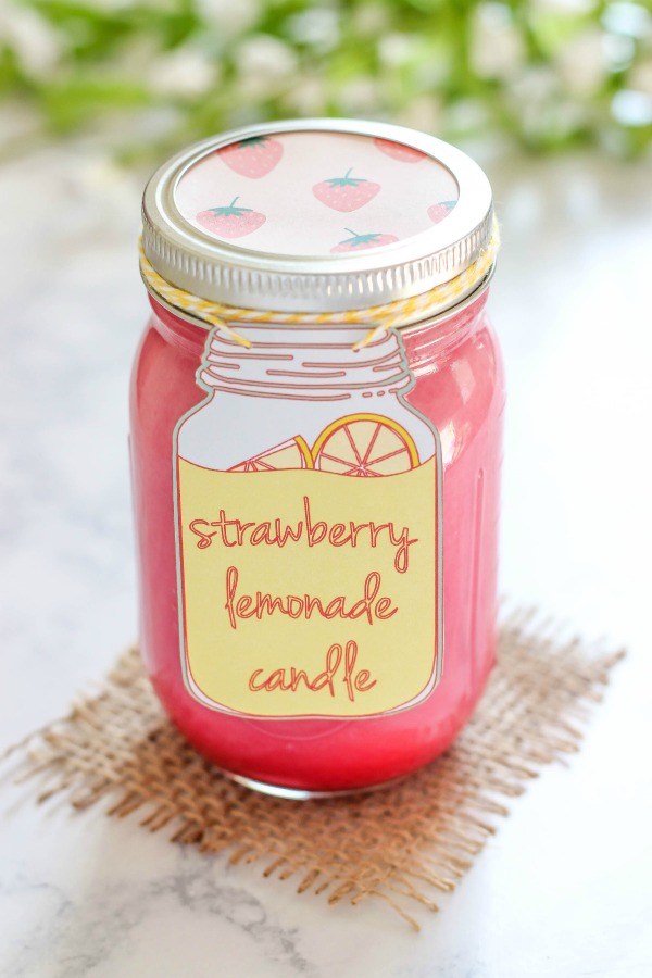 Diy homemade strawberry lemonade candle