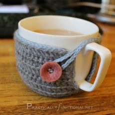Crocheted coffee mug diy
