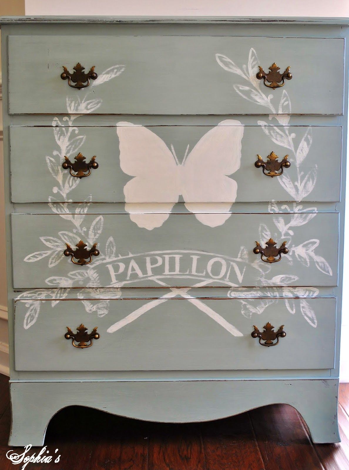 French butterfly dresser