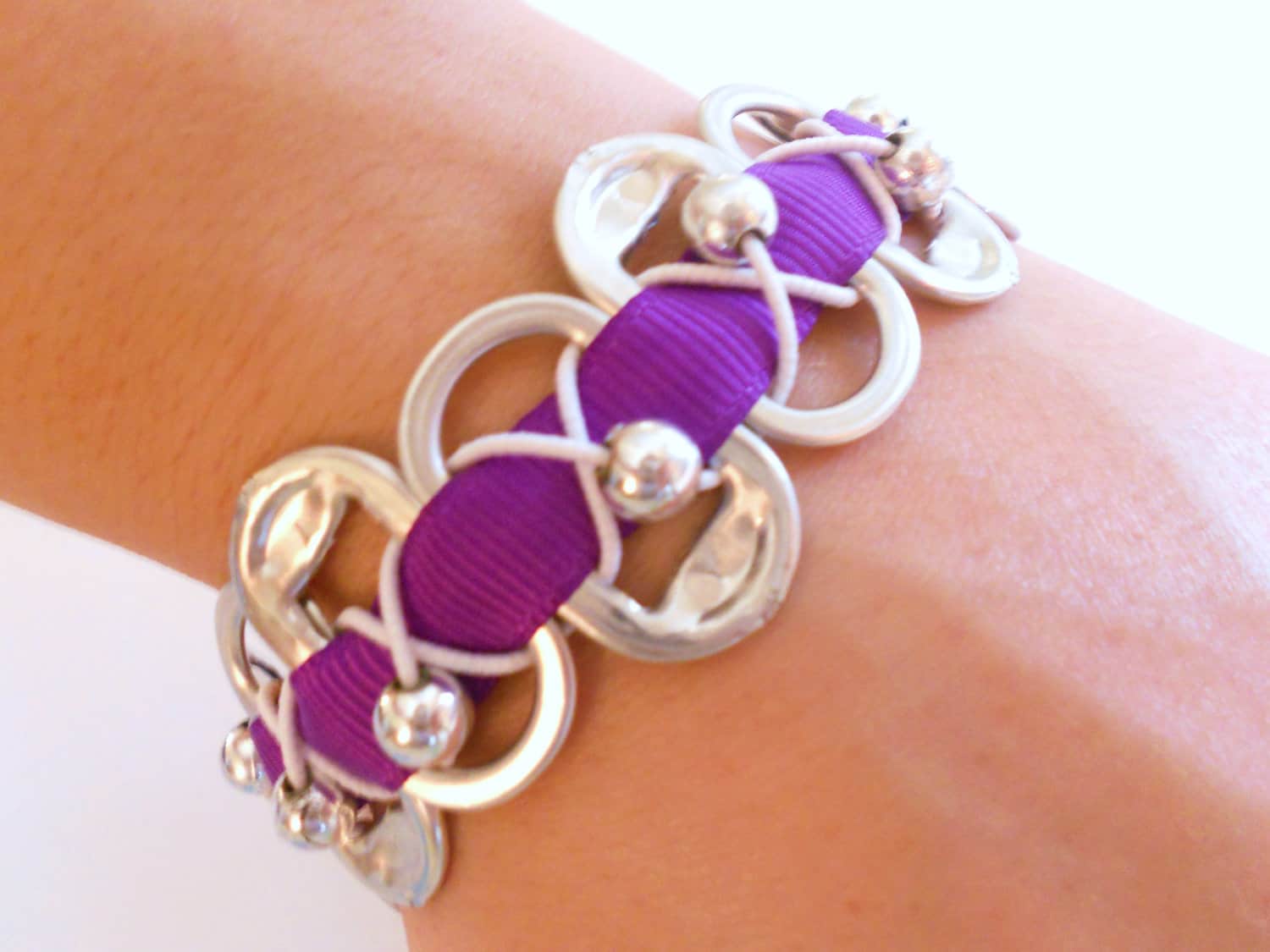 Pop tab bracelet with ribbon and pearl beads