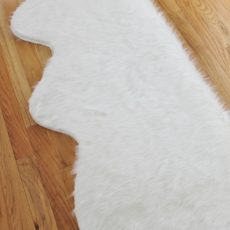 Extra fluffy faux fur rug