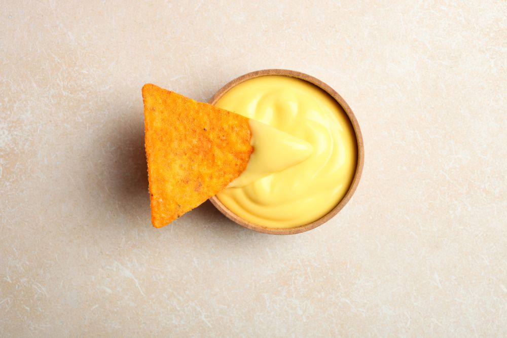 Como congelar o molho de queijo nacho