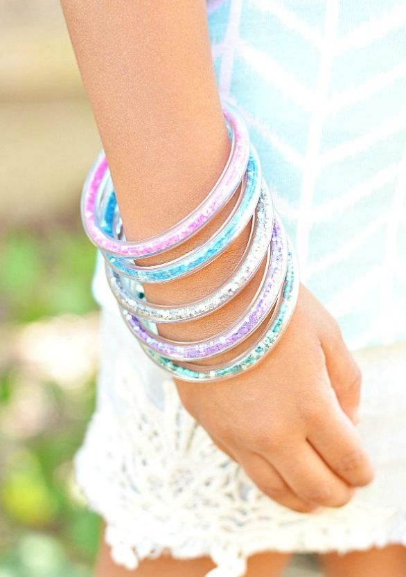 DIY glitter bracelets