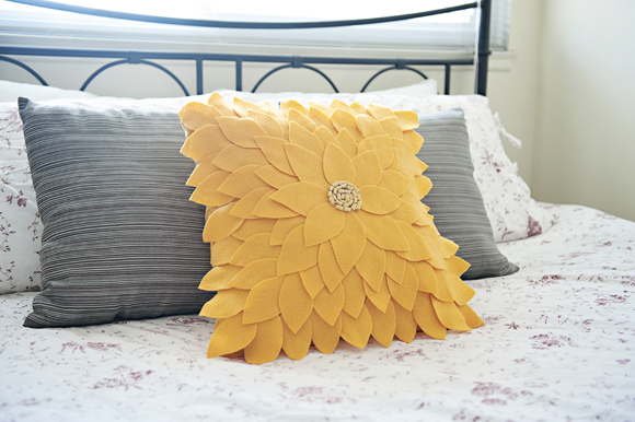 DIY Felt Flower Pillow