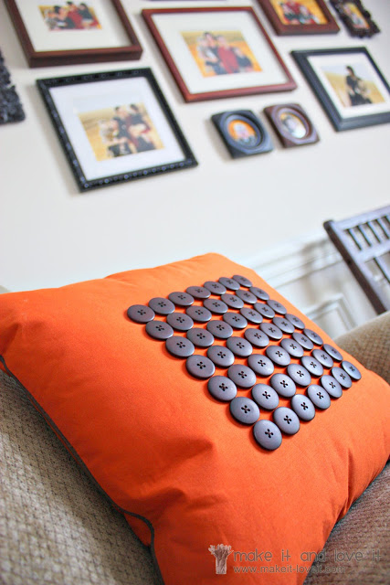 DIy Button Pillow