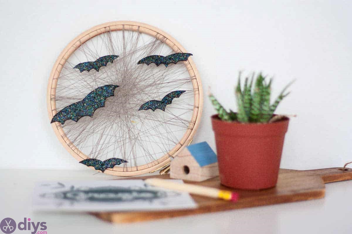 Embroidery hoop cheap halloween decoration ideas