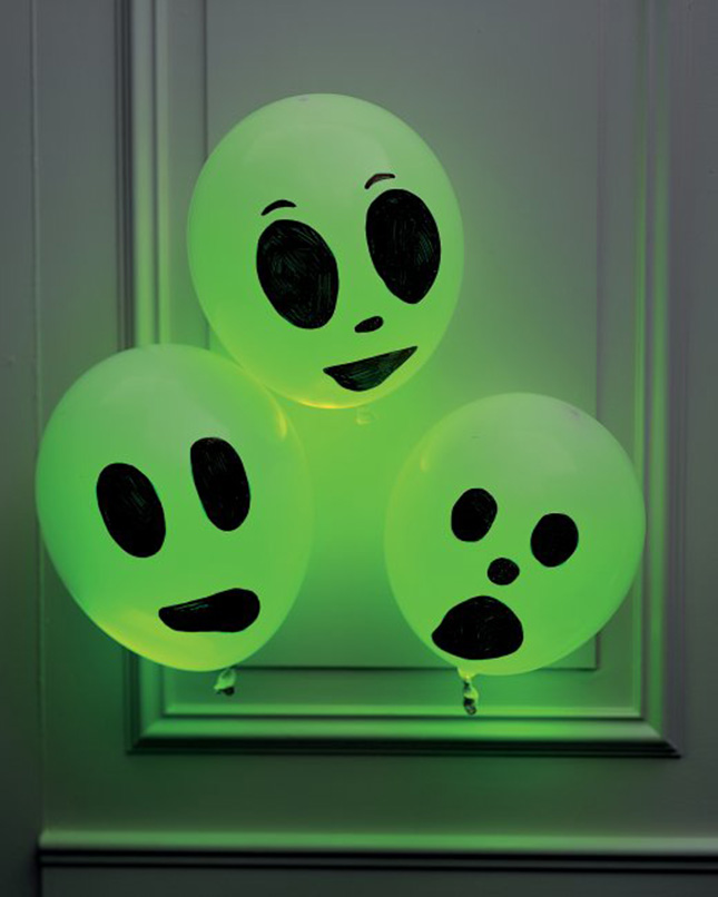 Halloween Decoration Idea - Glowing Balloon Ghosts