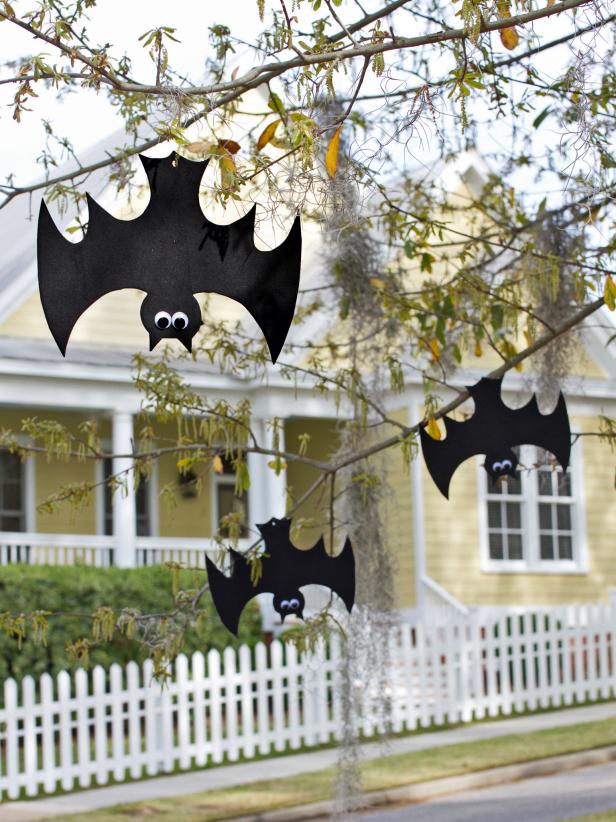 Hanging Bats Halloween Decoration