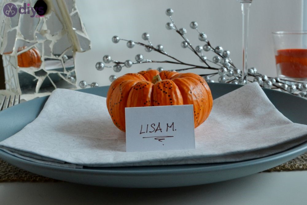 Simple mini pumpkin decorating for fall 