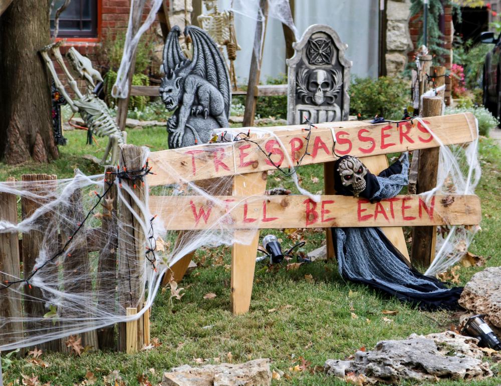 50 Spooky And Stylish Pieces Of Halloween Diy Outdoor Decor!