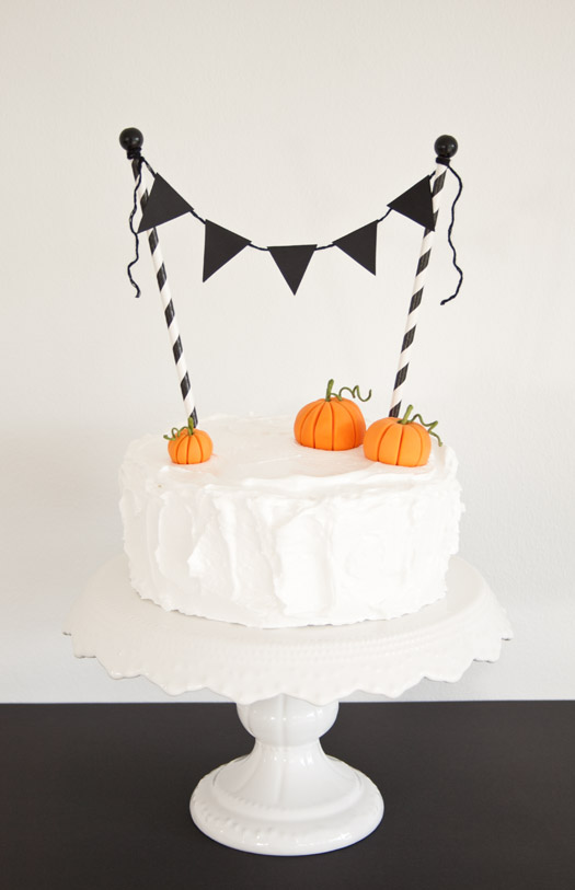 Vintage Halloween Cake Idea