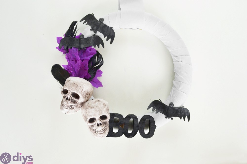 Whimsical halloween wreath diy centerpiece ideas