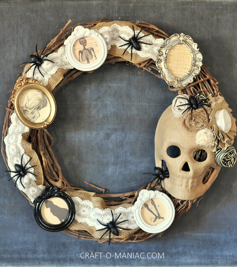 diy-halloween-vintage-frames-wreath-full