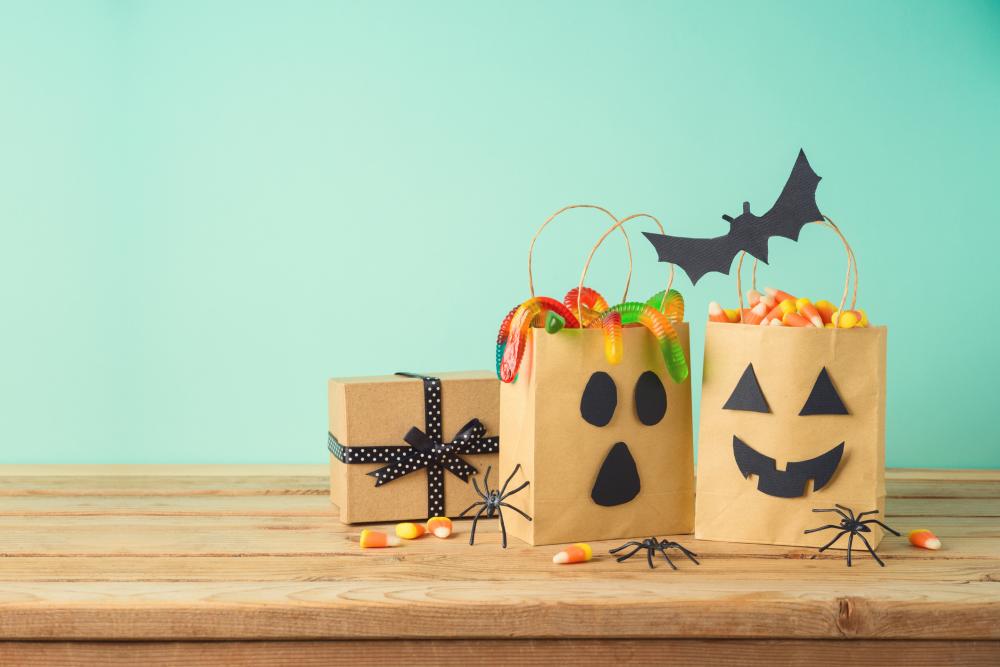 DIY Paper Favor Bags for Halloween