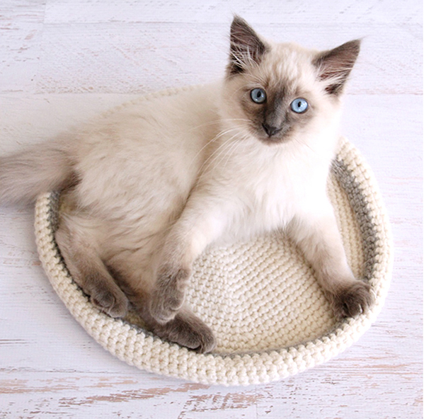 Crochet Cat Bed