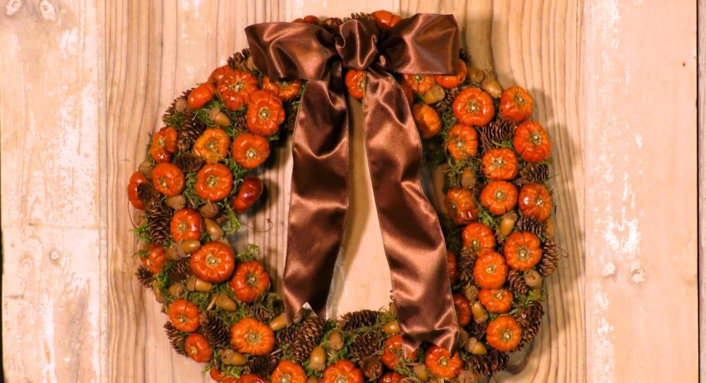 Fall wreath with pumpkins and acorns thanksgiving signs png