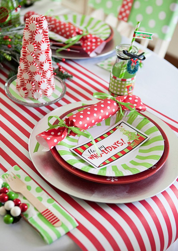 Grinch Christmas Tablescape