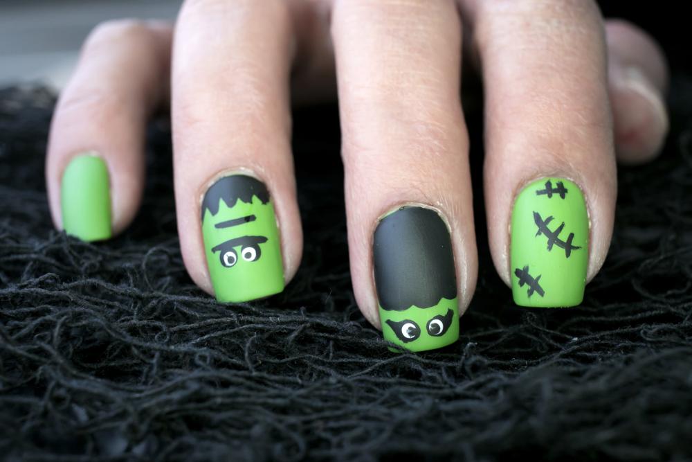 Monster black and green nails