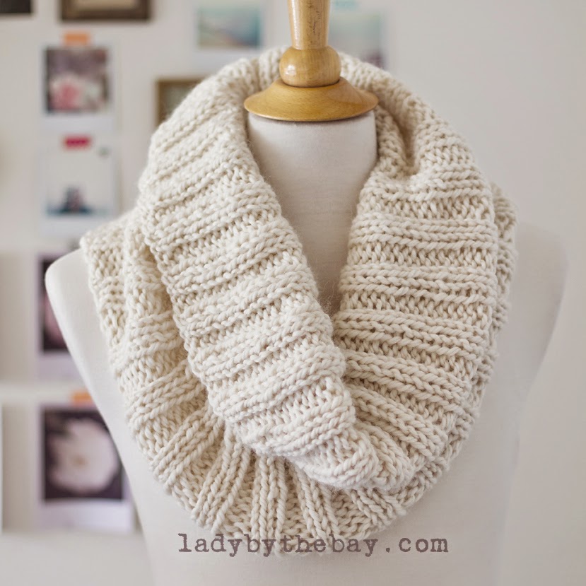 Ribbed cowl scarf