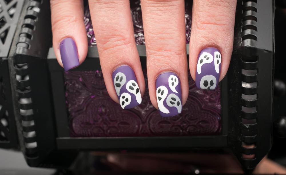 Scary ghost nails