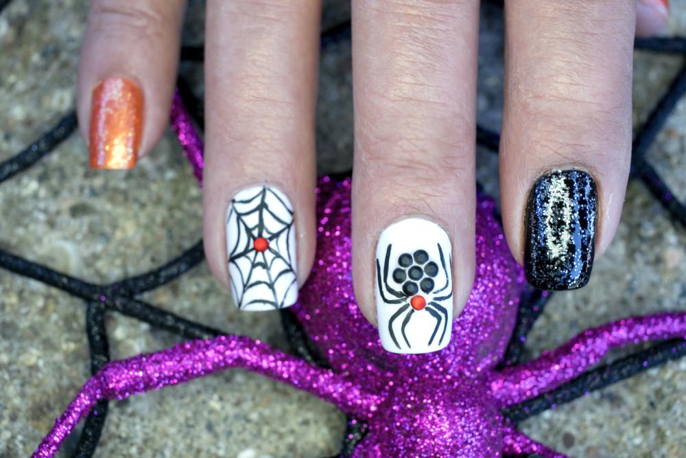 Spider nail art design 