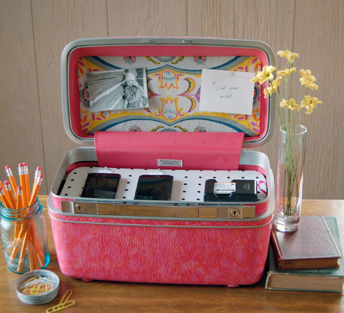 Suitcase Charging Station DIY