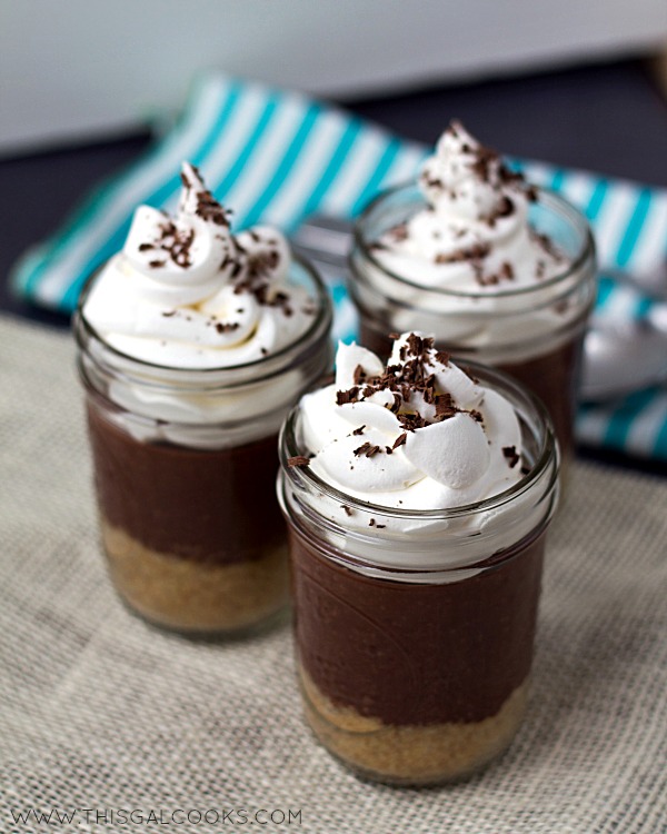 chocolate pudding pie in a jar