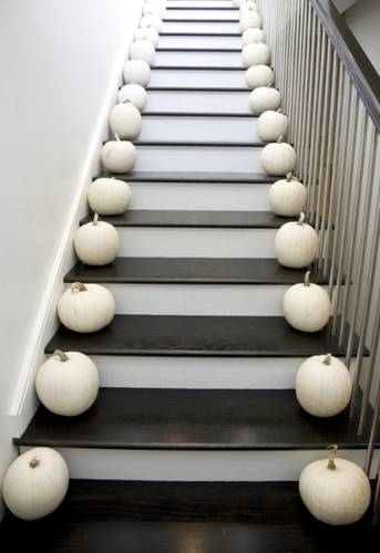 Pumpkins Stairway - Thanksgiving Decoration Idea