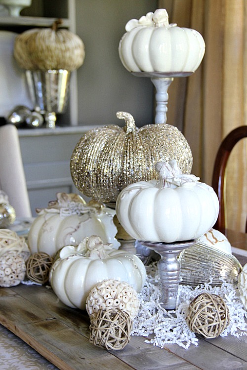 White Pumpkins Thanksgiving Table Decor Idea