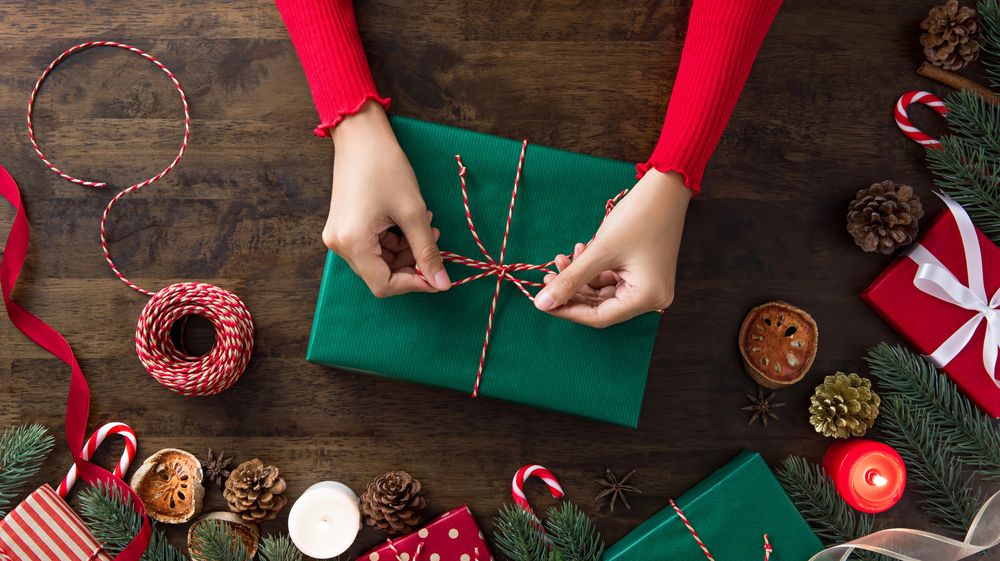 Christmas wrapping ideas festive colors