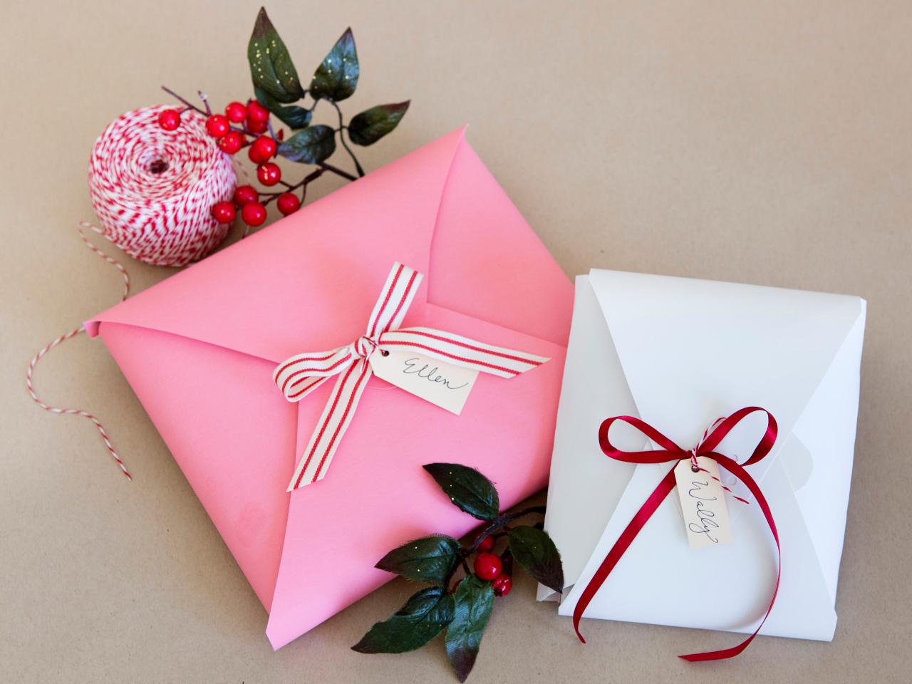 Festive Envelopes - Christmas Wrapping ideas
