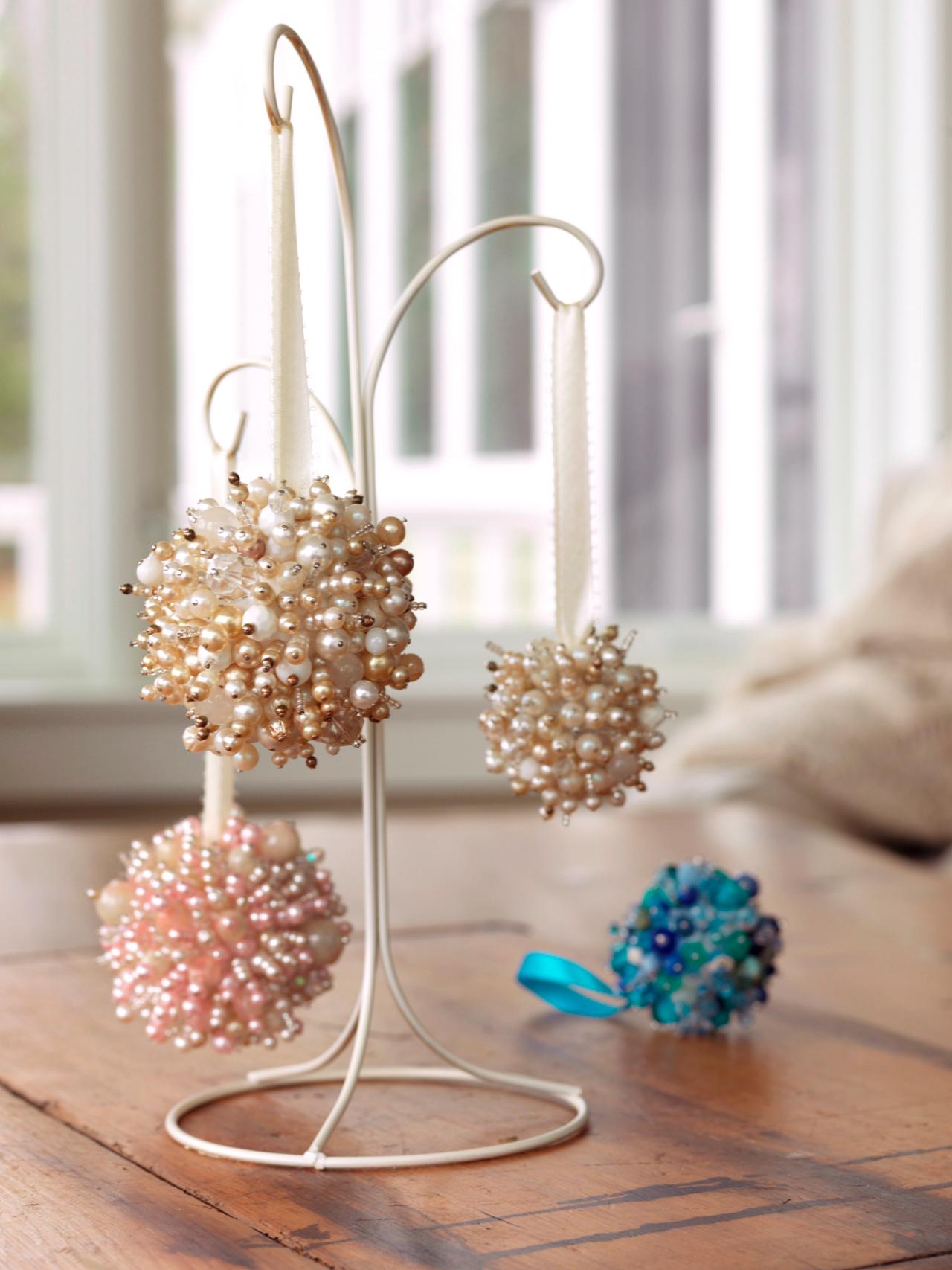 35 DIY Christmas Ornaments From Easy To Intricate