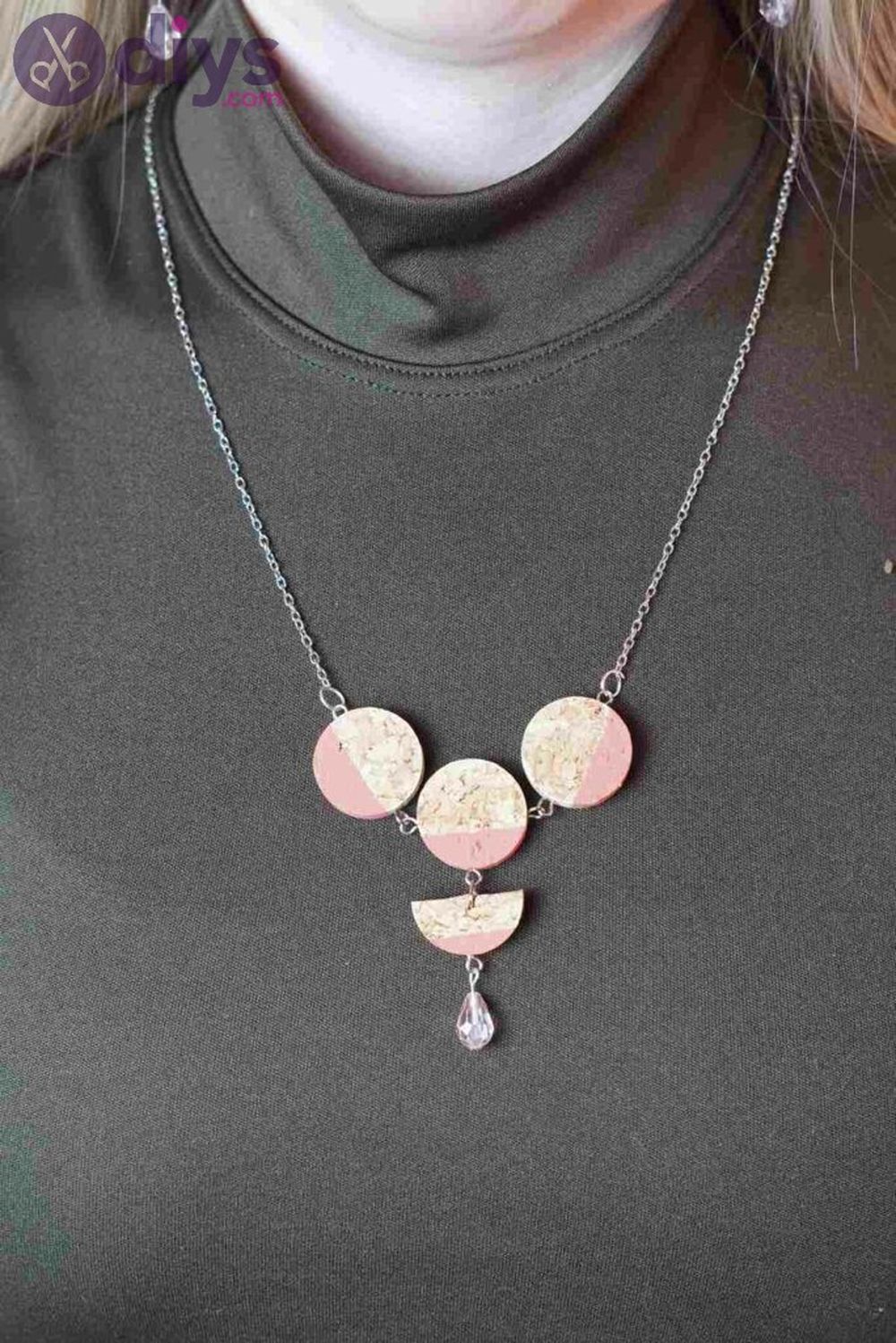 Diy wine cork necklace christmas presents for mom 