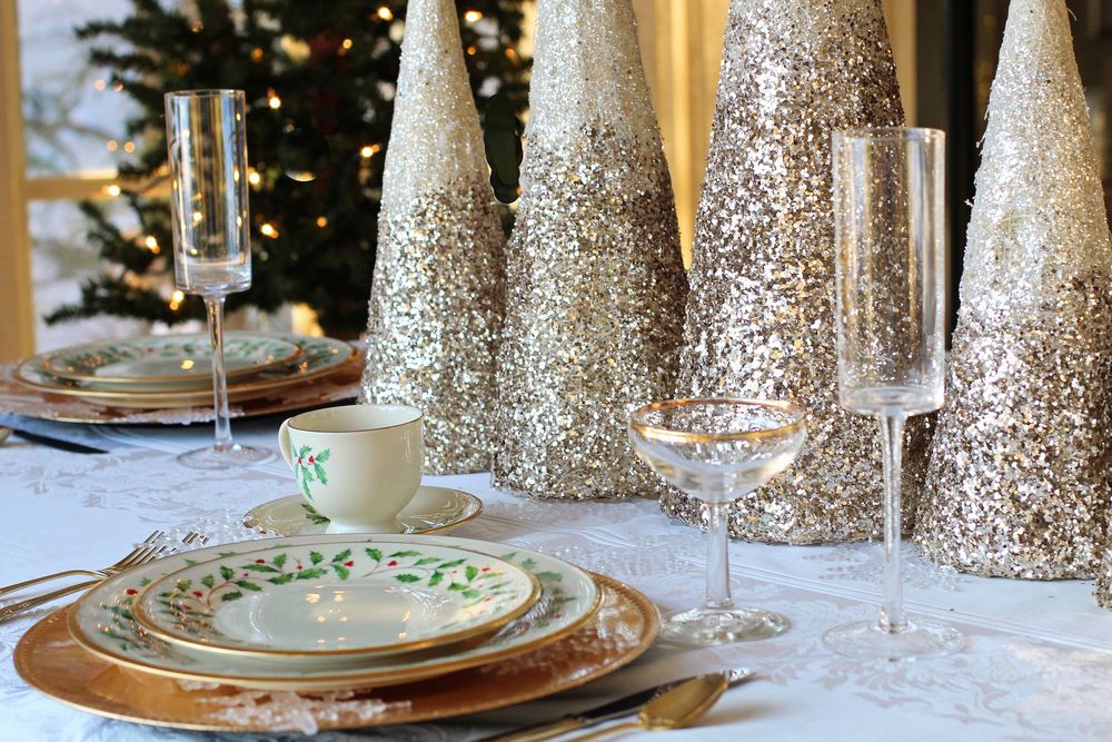 Elegant and glittery holiday tablescapes