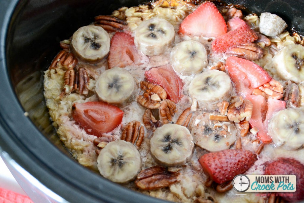 Crockpot-strawberry-banana-oatmeal