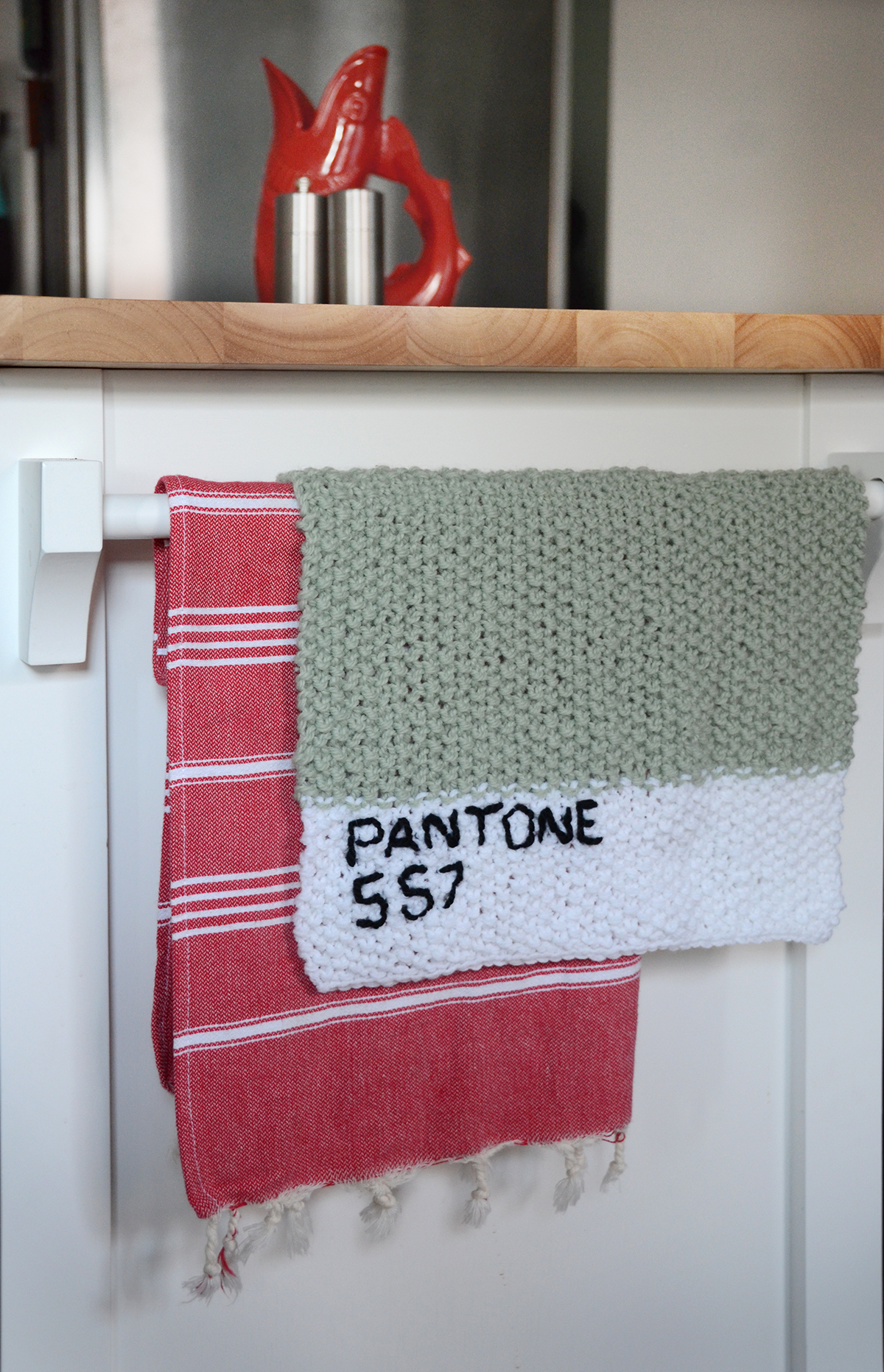 Pantone Towel 4