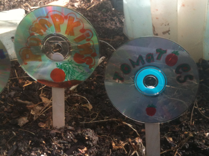 CD-garden-markers
