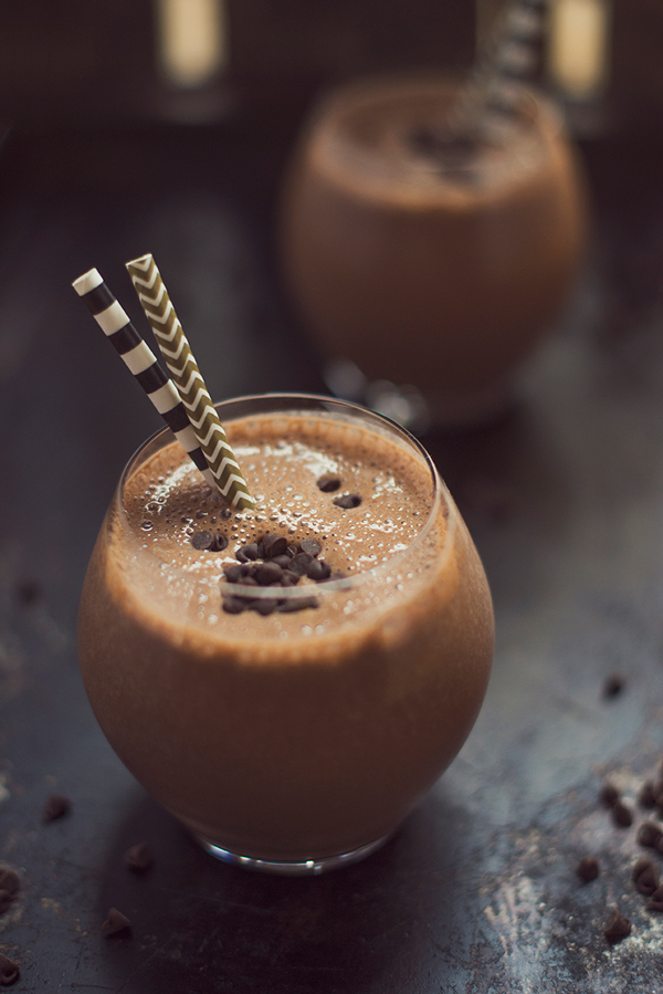 Chocolate-Espresso-Protein-Smoothie-healthy-and-delicious-breakfast-recipe