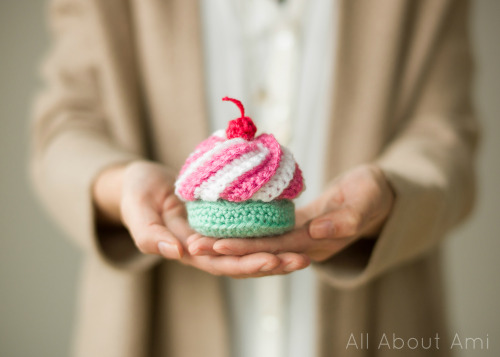 Crochet Cupcake Toy