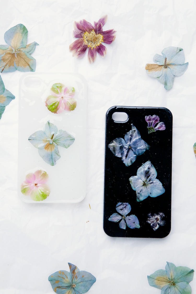 DIY Pressed Flower Phone Case
