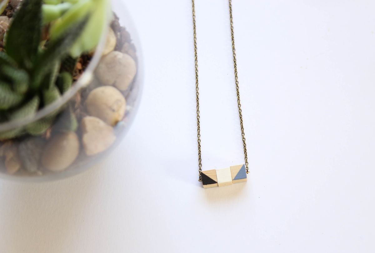 DIY Wooden Cube Necklace Display