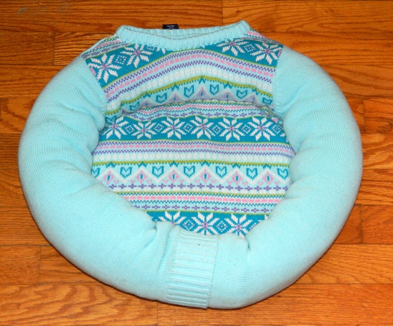 finished-sweater-bed