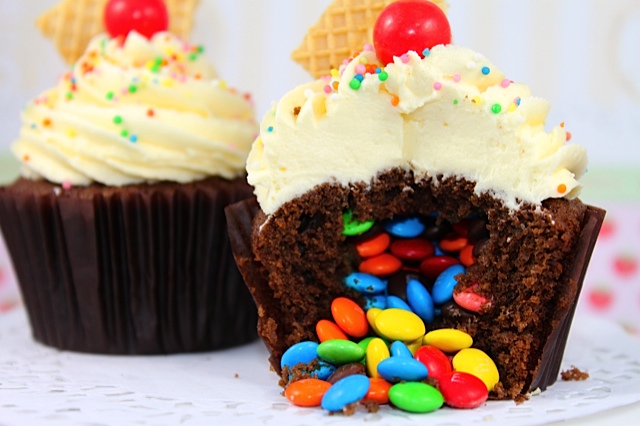 surprise-pinata-cupcakes