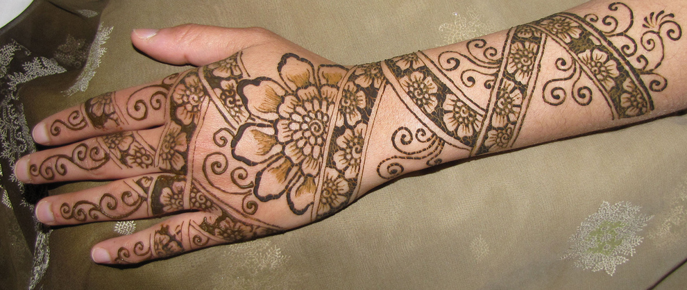 Flower bands henna