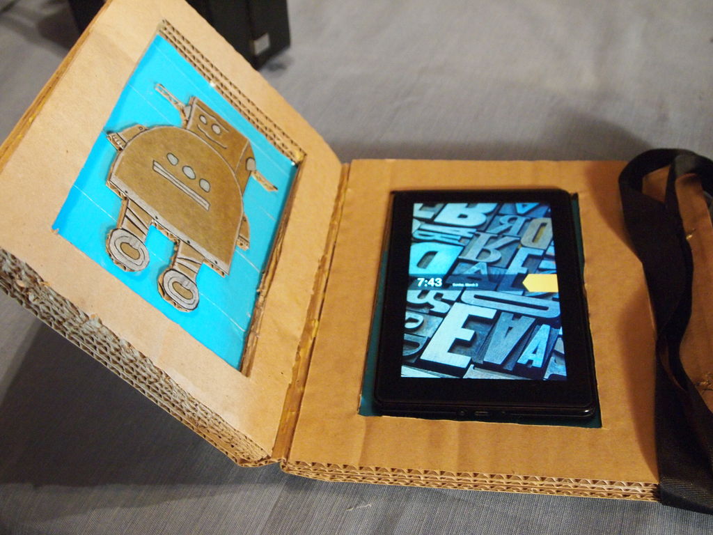 cardboard-tablet-case