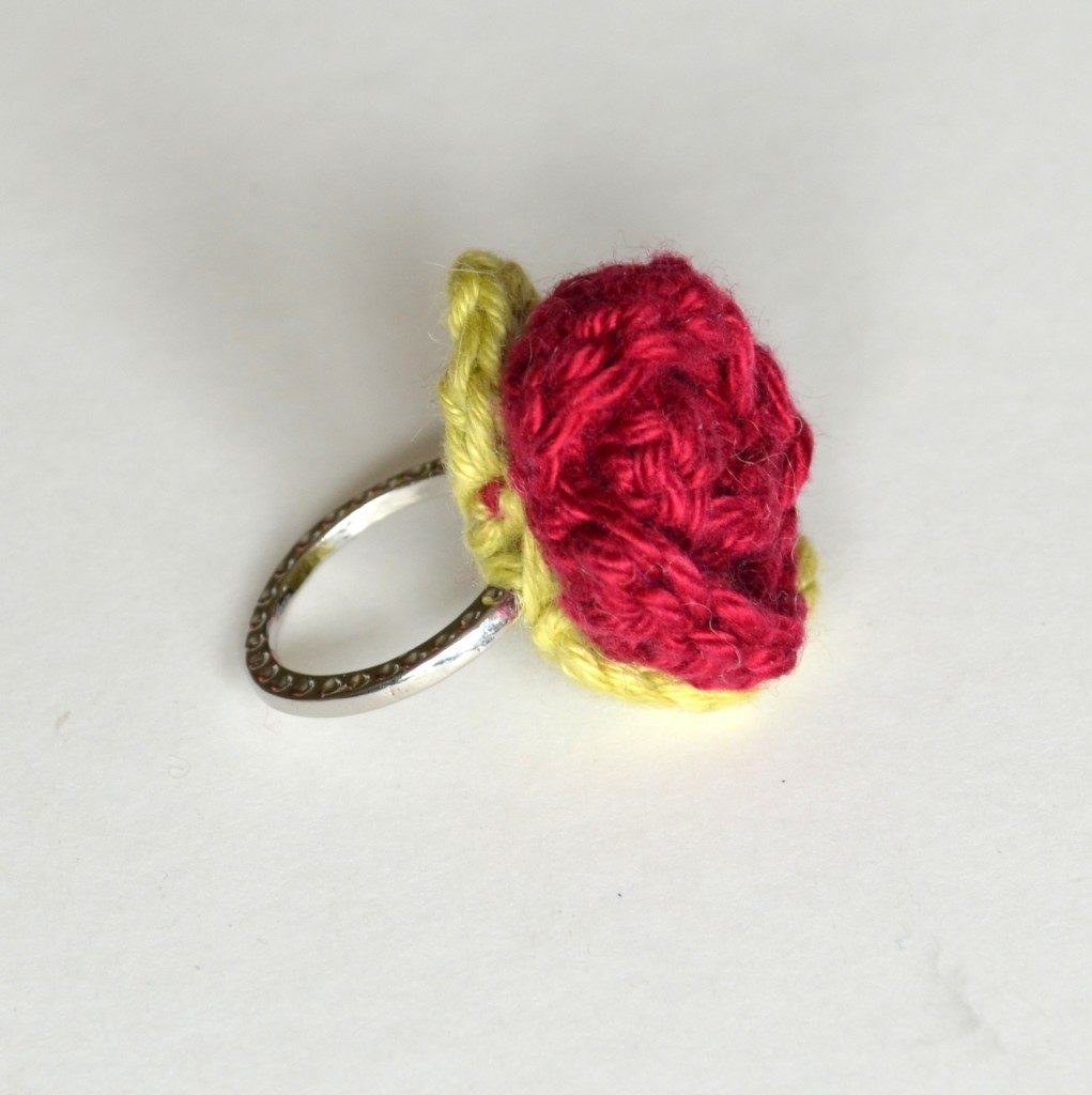 crocheted-flower-ring