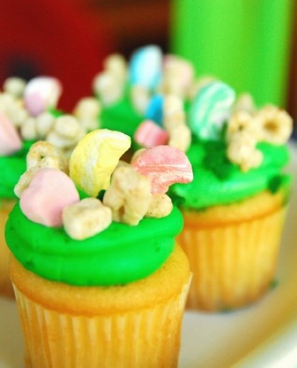 Lucky charms cupcakes