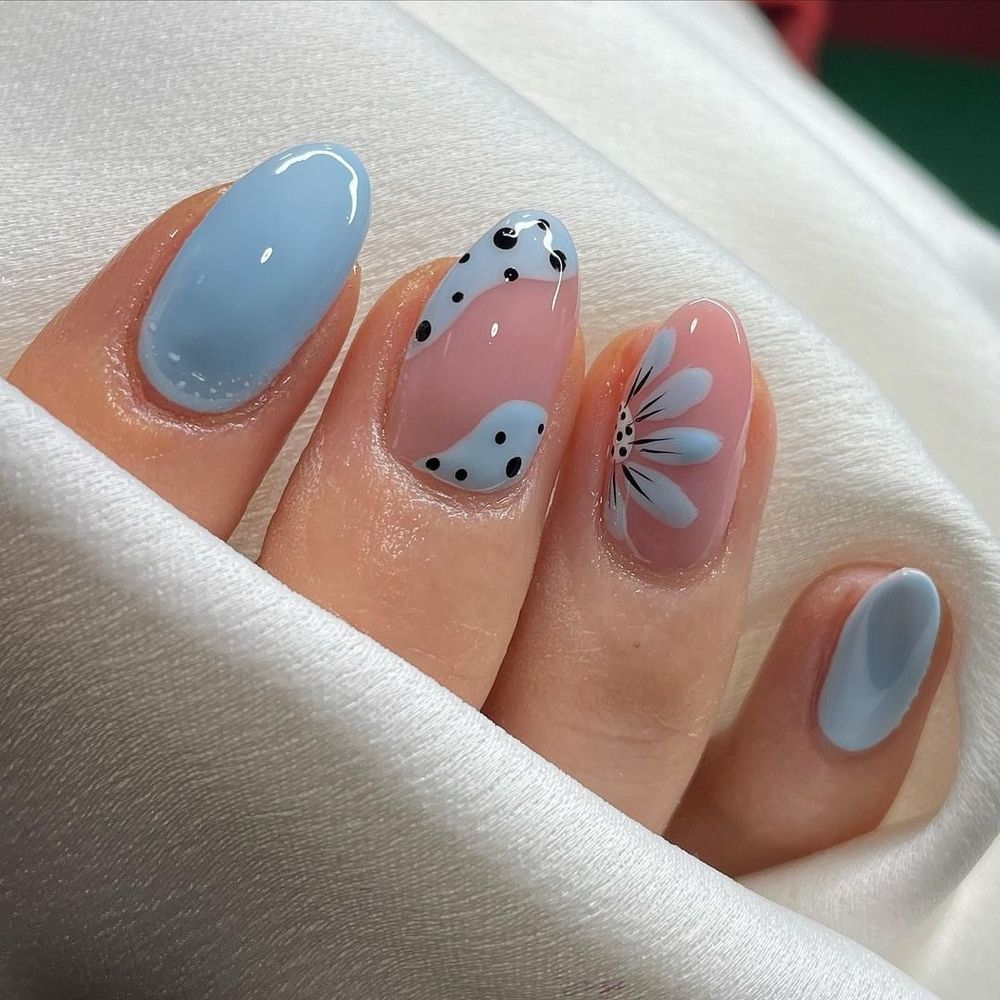 Pastel blue nails