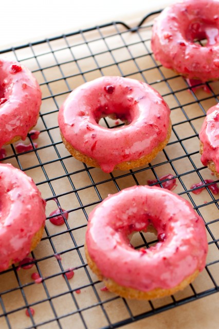 strawberry-doughnuts